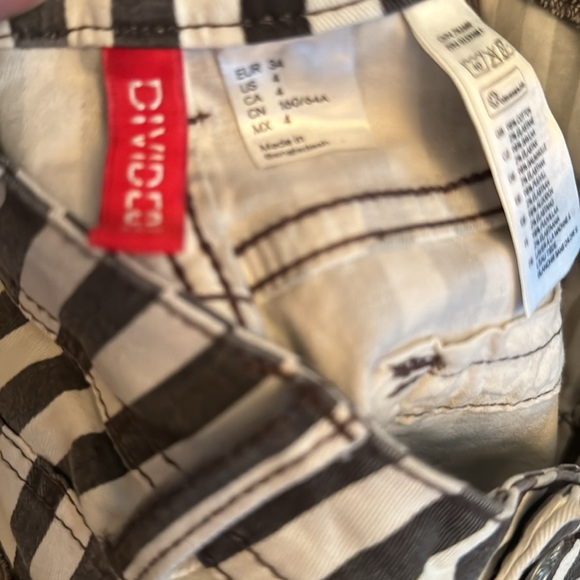 Divided Black and White Striped Overall Shorts - Picture 6 of 6